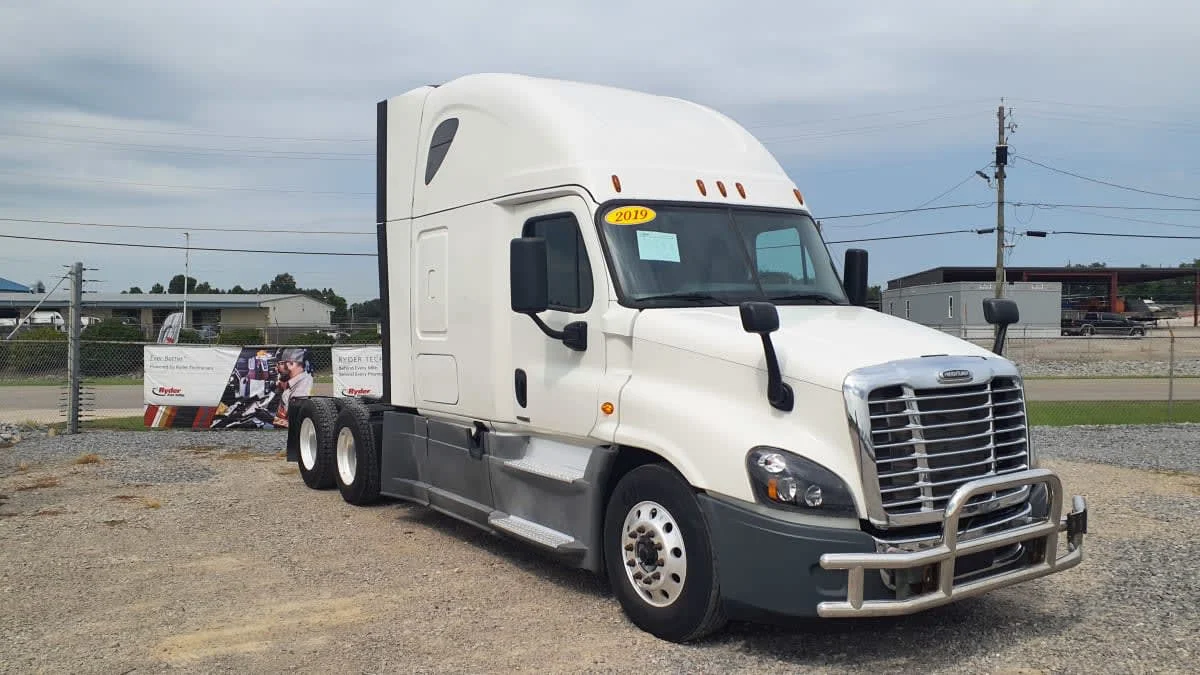 2019 Freightliner Cascadia in Birmingham, AL — photo 3
