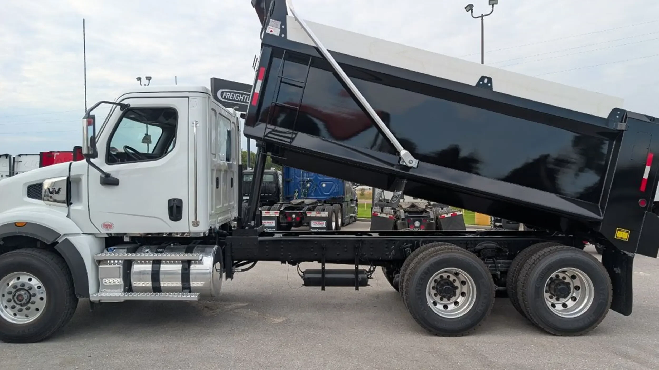 2026 Western Star 47X - image 9