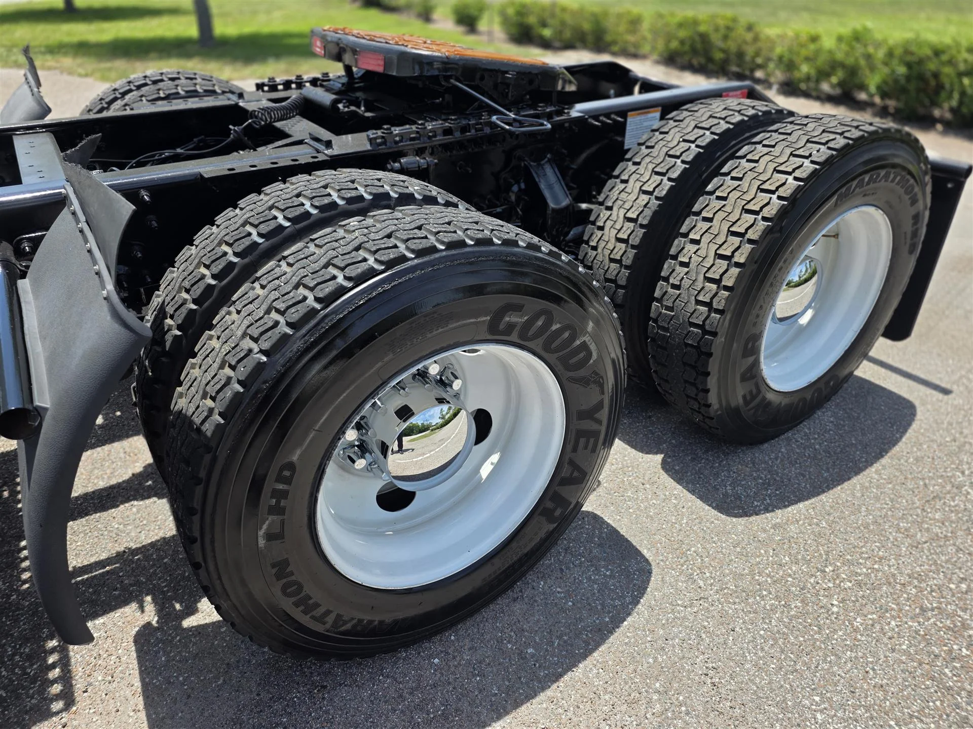 2019 Volvo VNL 760 in Orlando, FL — photo 9