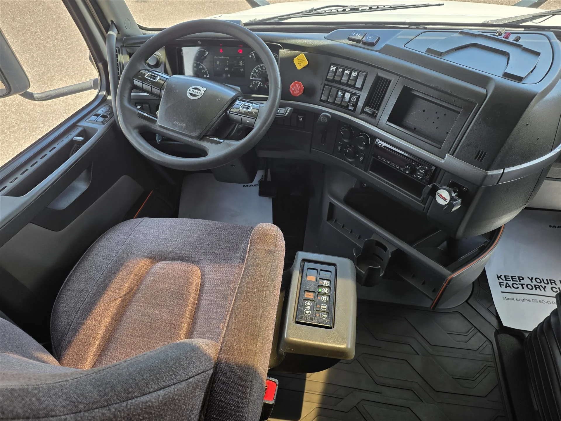 2019 Volvo VNL 760 in Orlando, FL — photo 12