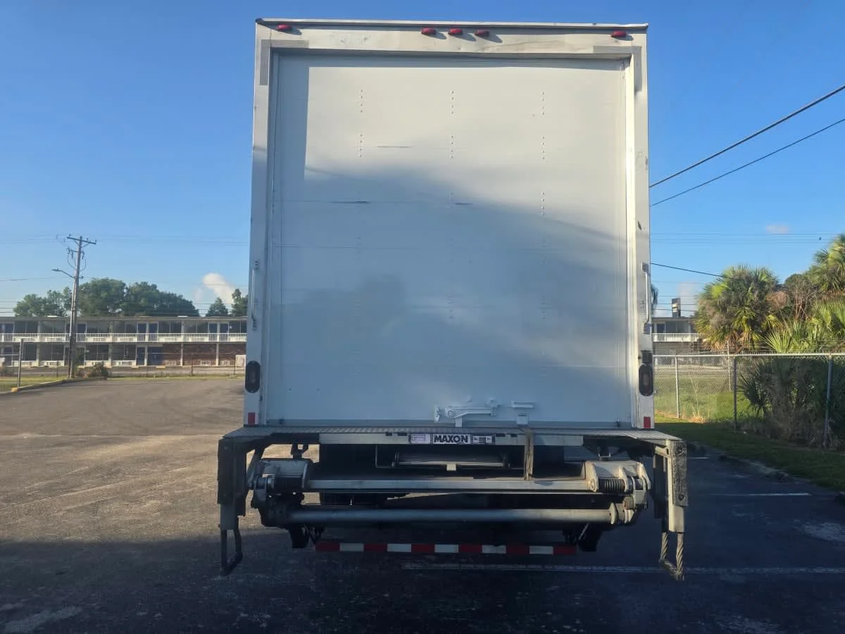 2018 International 4300 in Tampa, FL — photo 5