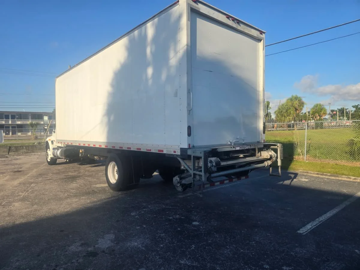 2018 International 4300 in Tampa, FL — photo 4