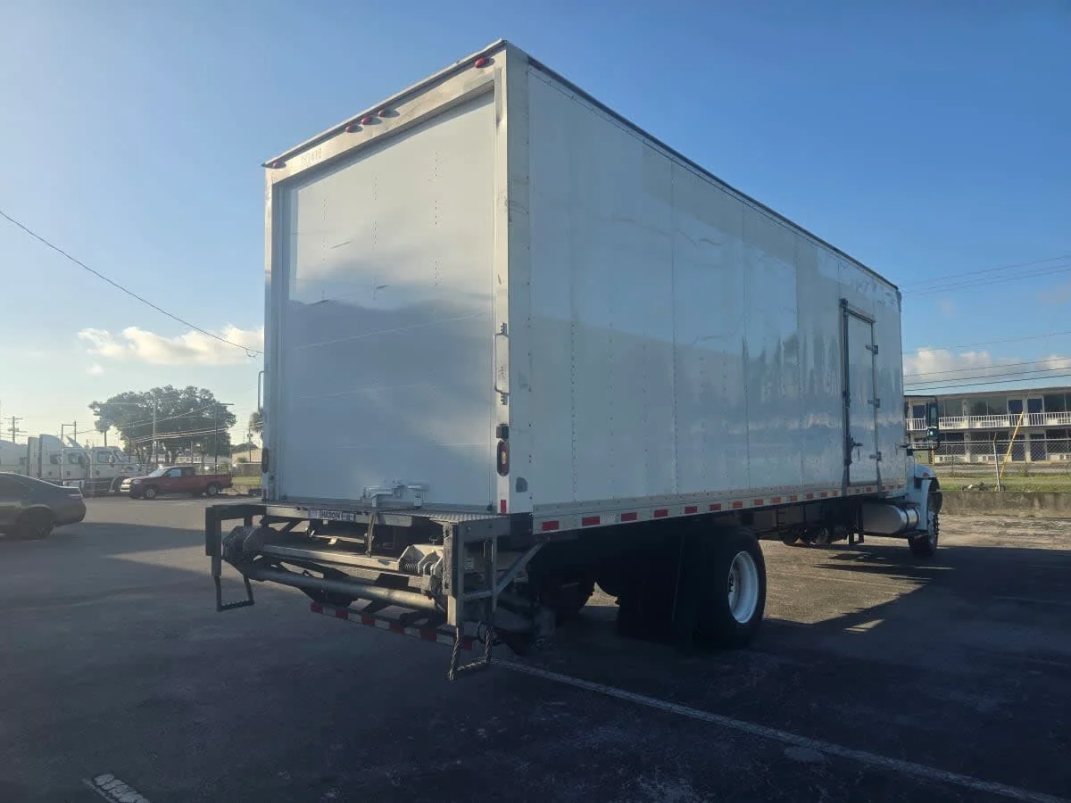 2018 International 4300 in Tampa, FL — photo 6