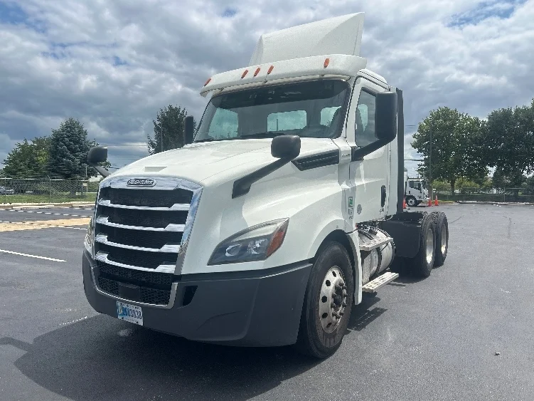 2018 Freightliner Cascadia in New Castle, DE — photo 3