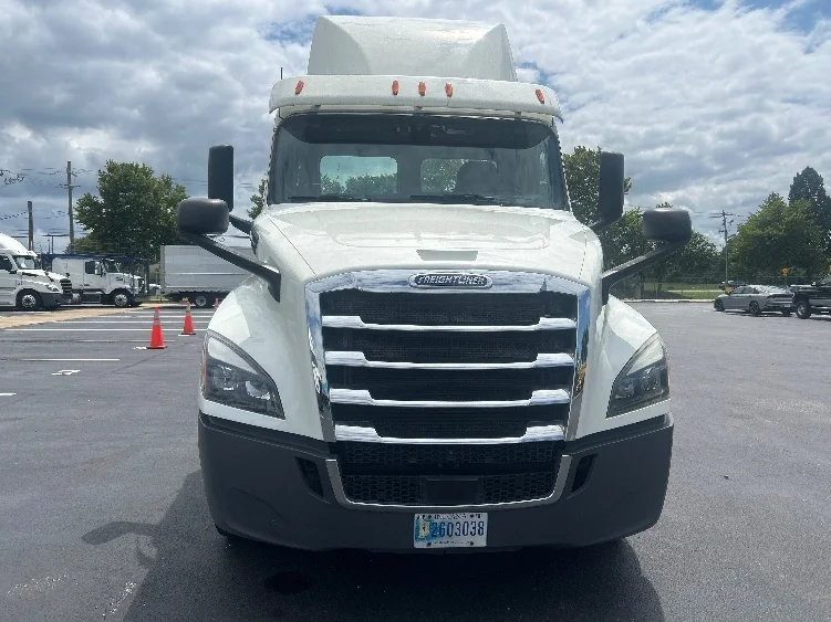 2018 Freightliner Cascadia in New Castle, DE — photo 2