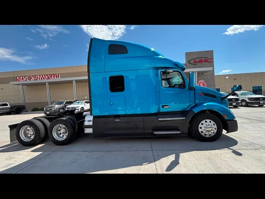 2022 Peterbilt 579 in El Paso, TX — photo 11