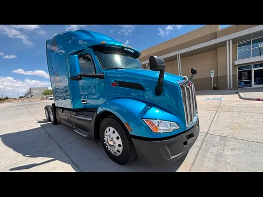2022 Peterbilt 579
