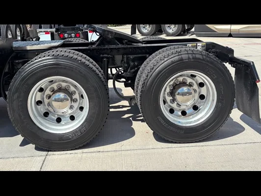 2022 Peterbilt 579 in El Paso, TX — photo 24