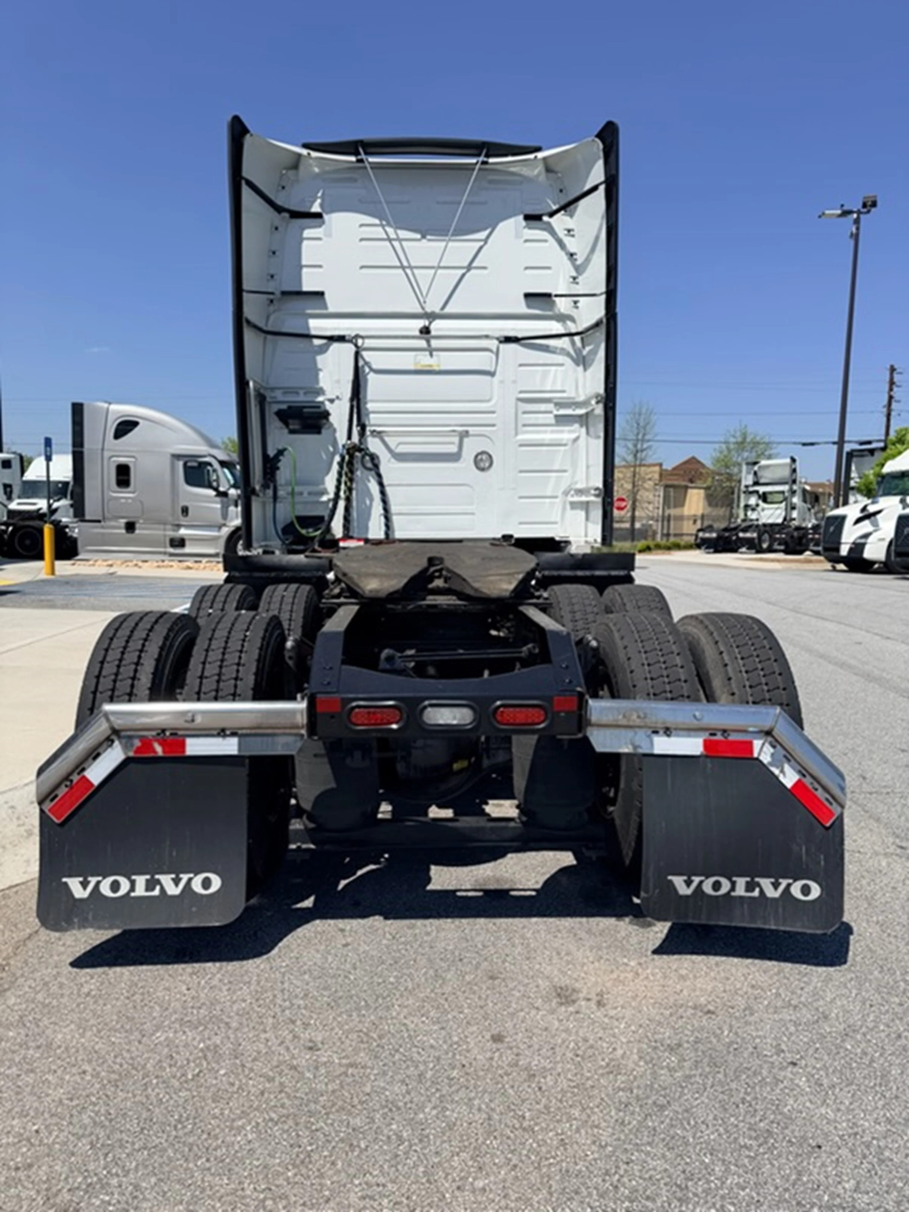 2024 Volvo VNL 760 - image 4