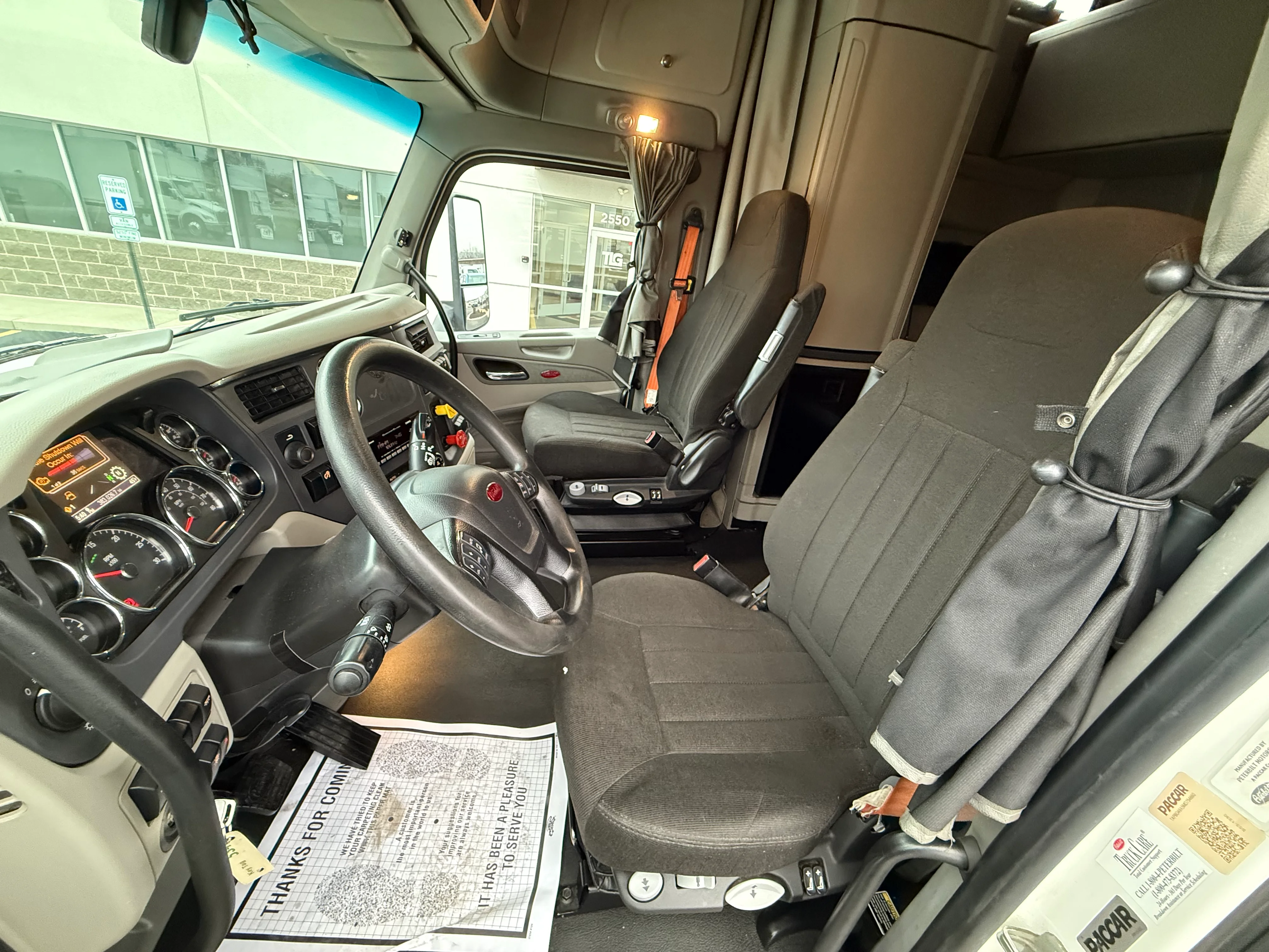 2021 Peterbilt 579 - image 16