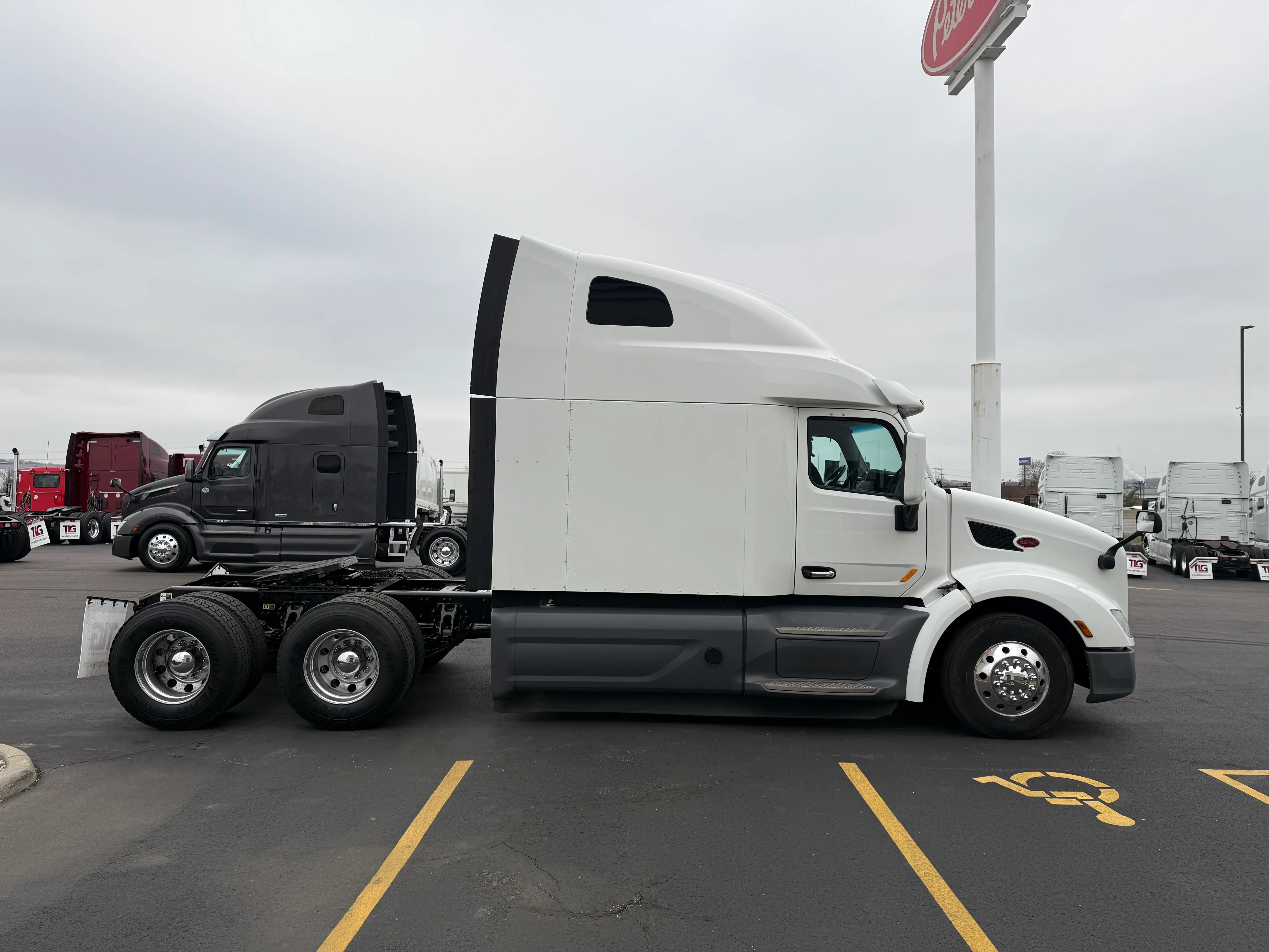 2021 Peterbilt 579 - image 6