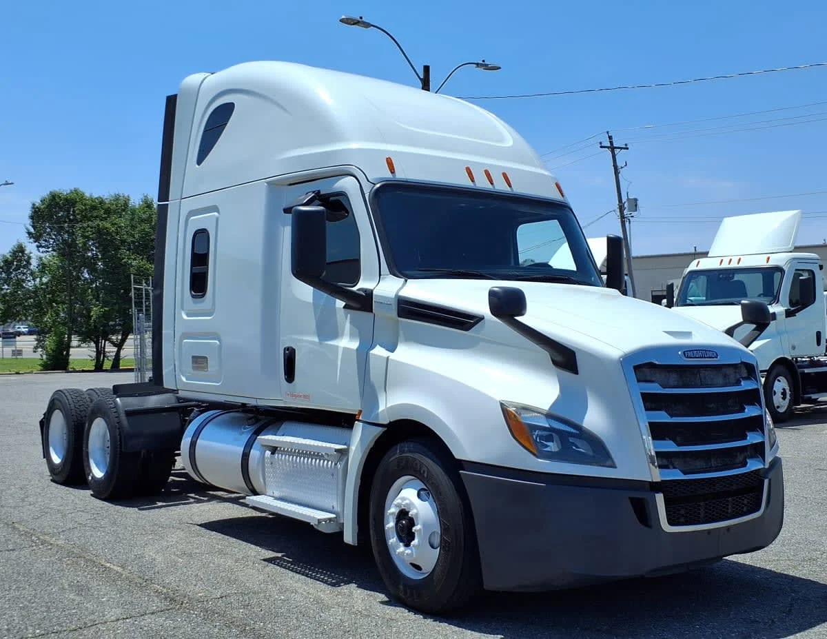 2020 Freightliner Cascadia in Memphis, TN — photo 3