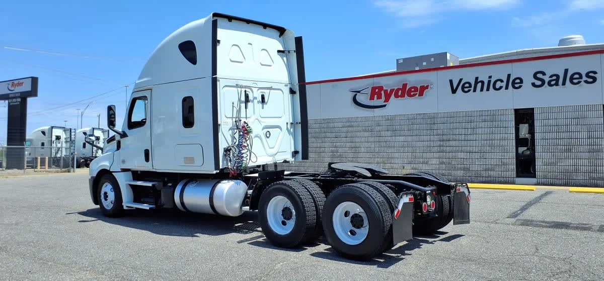 2020 Freightliner Cascadia in Memphis, TN — photo 6