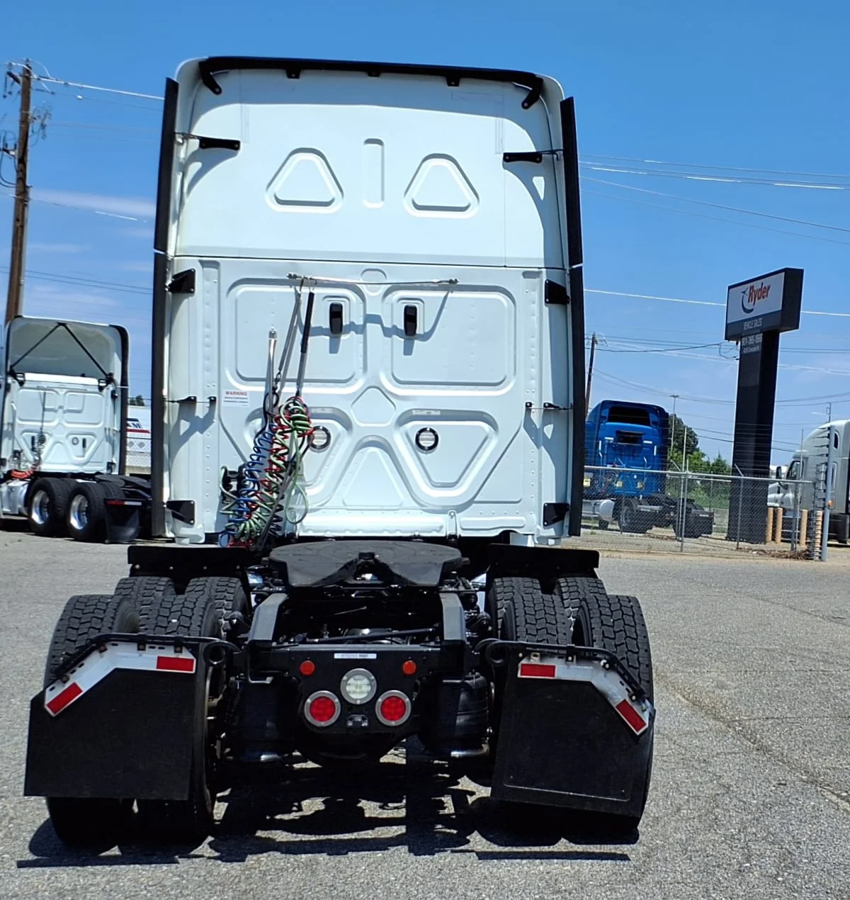 2020 Freightliner Cascadia in Memphis, TN — photo 5