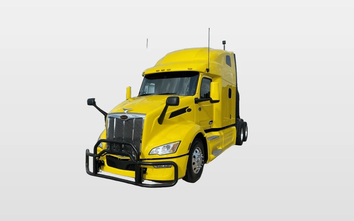 2023 PETERBILT 579 - image 1