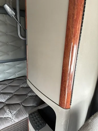 2015 Freightliner Cascadia - image 41