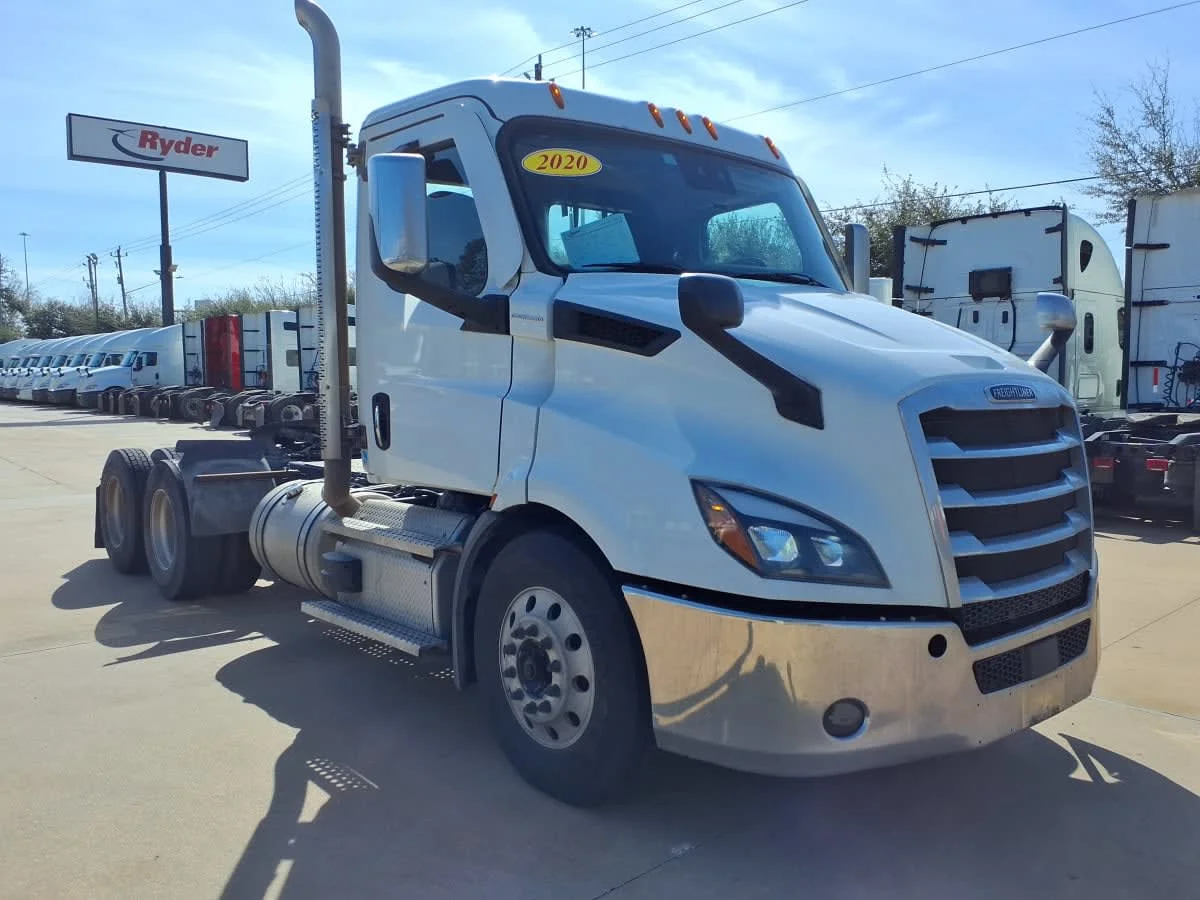 2020 Freightliner Cascadia in Houston, TX — photo 3