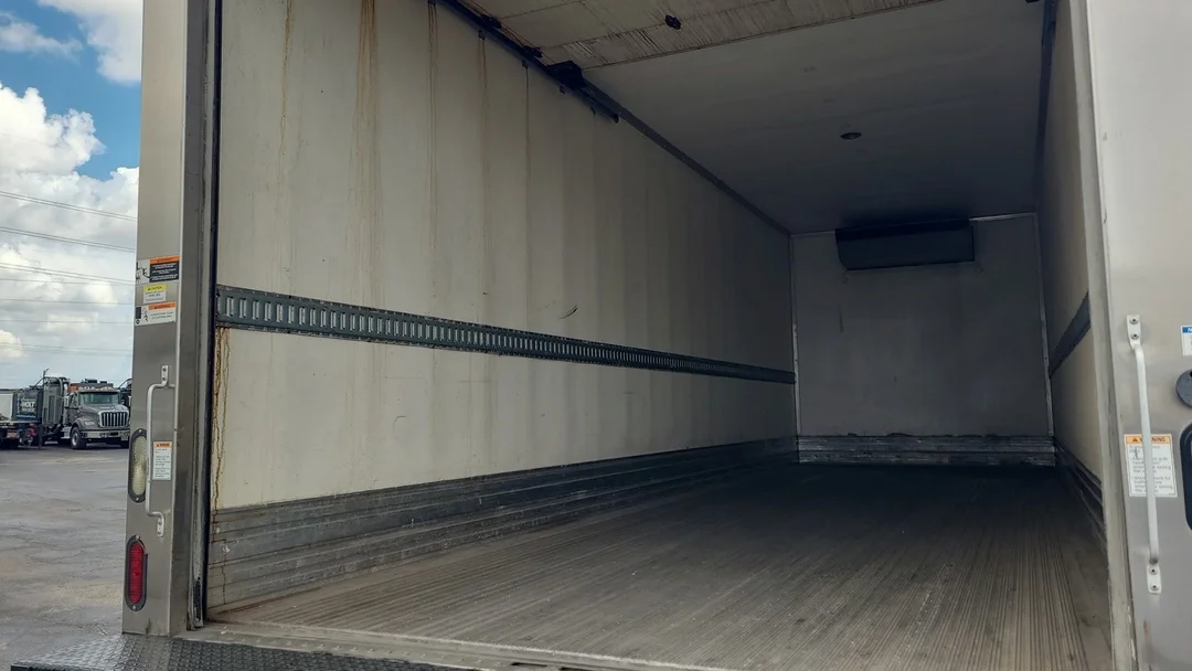 2021 International MV - image 6