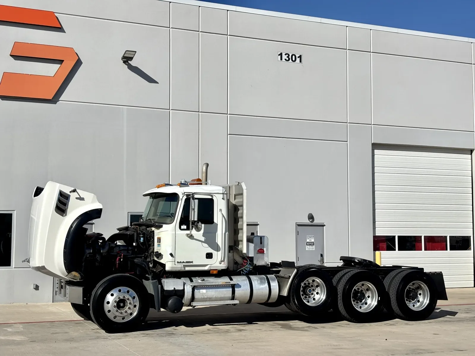 2010 Mack Granite in Hutchins, TX — photo 10
