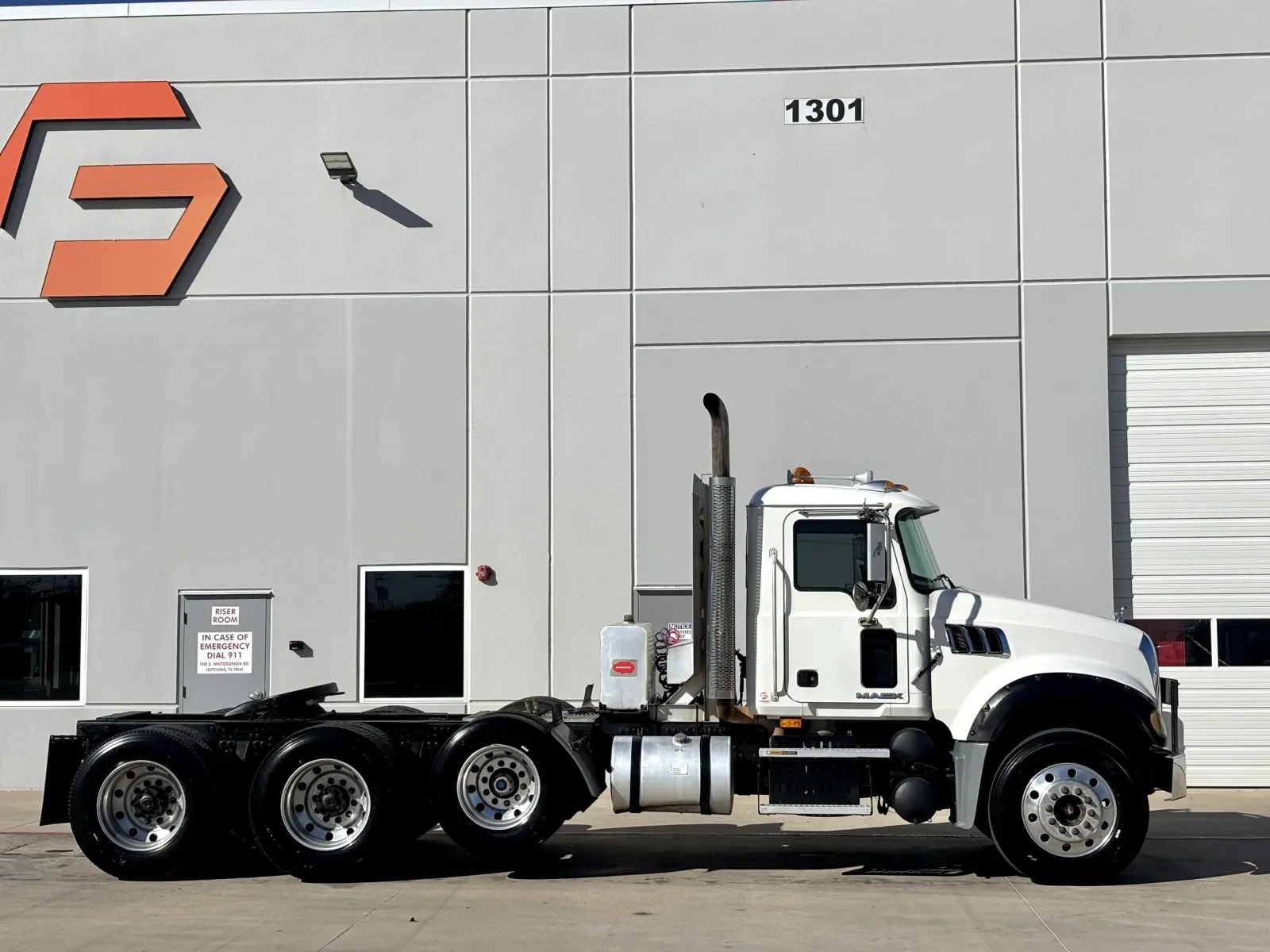 2010 Mack Granite in Hutchins, TX — photo 3
