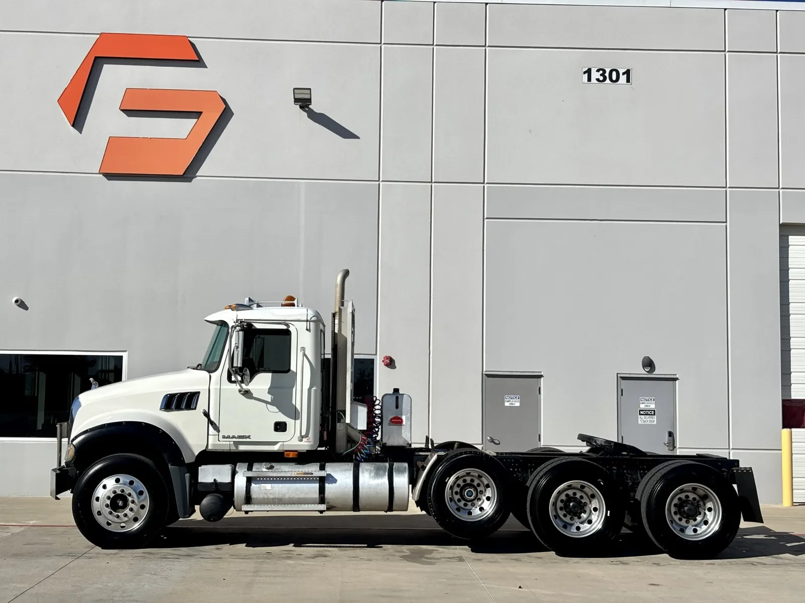 2010 Mack Granite in Hutchins, TX — photo 4