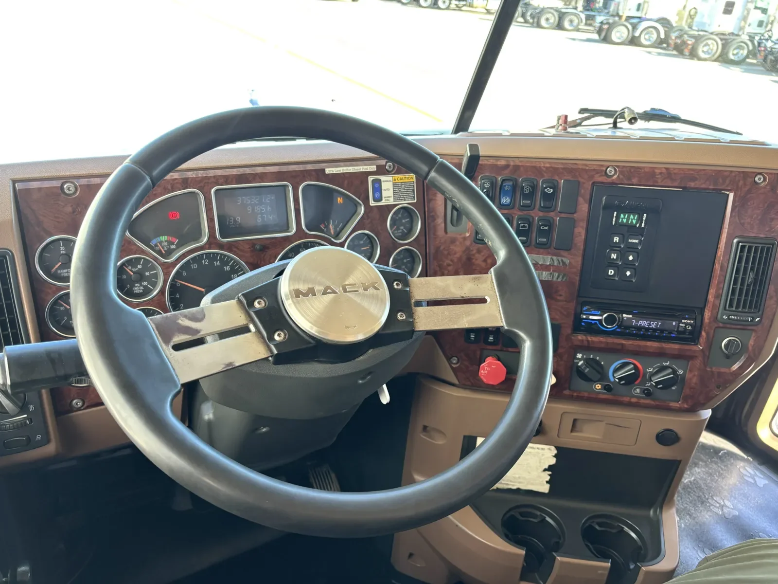2010 Mack Granite in Hutchins, TX — photo 16