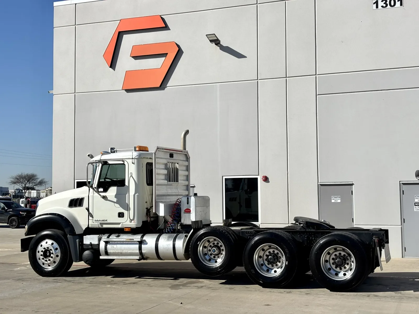 2010 Mack Granite in Hutchins, TX — photo 6