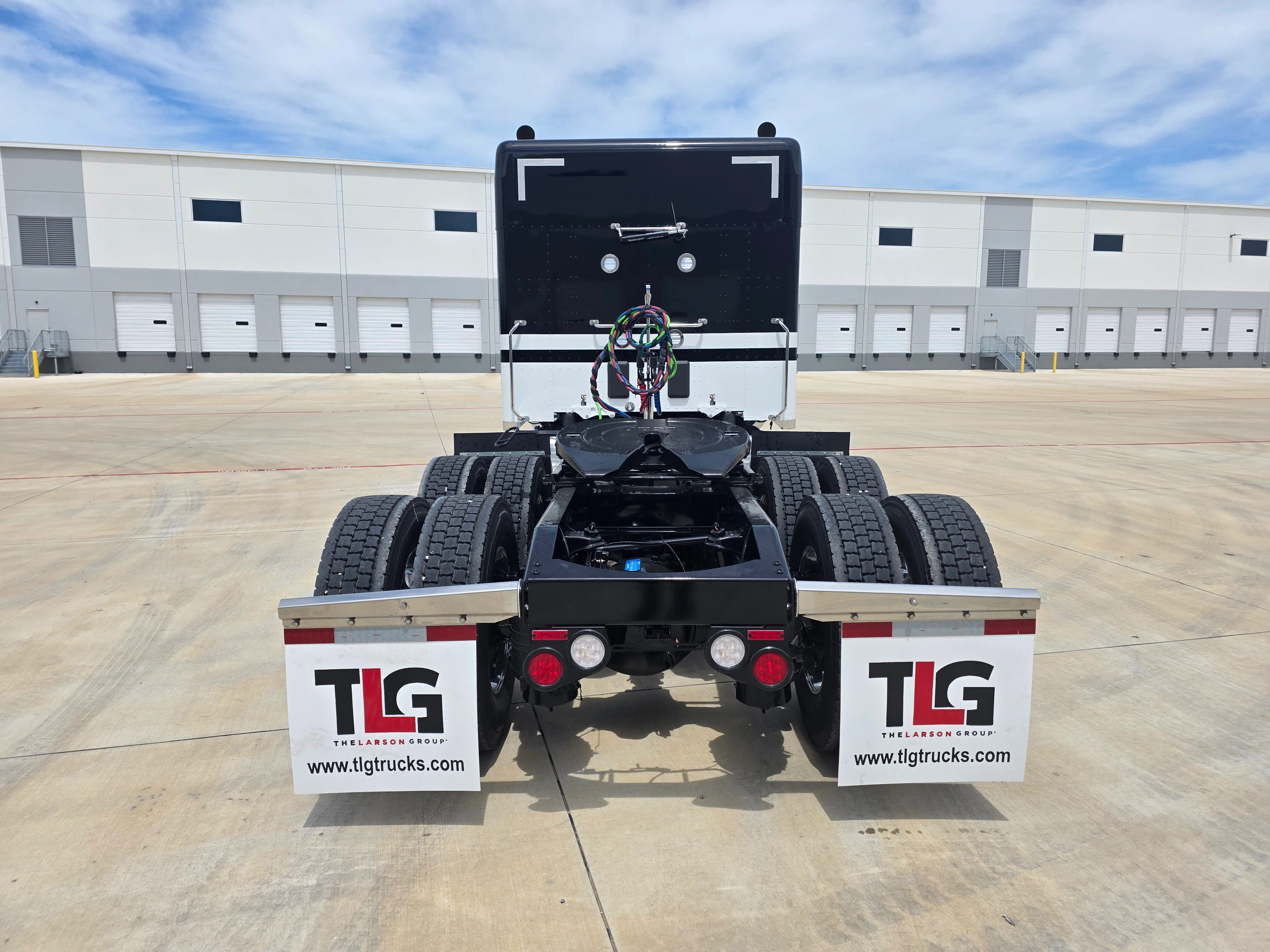 2027 Peterbilt 589 — photo 4