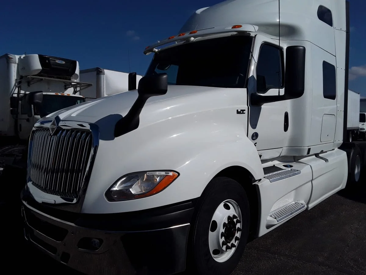 2019 International LT in Bolingbrook, IL