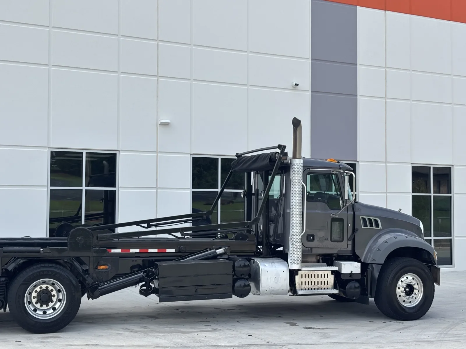 2017 Mack Granite in Greer, SC — photo 7
