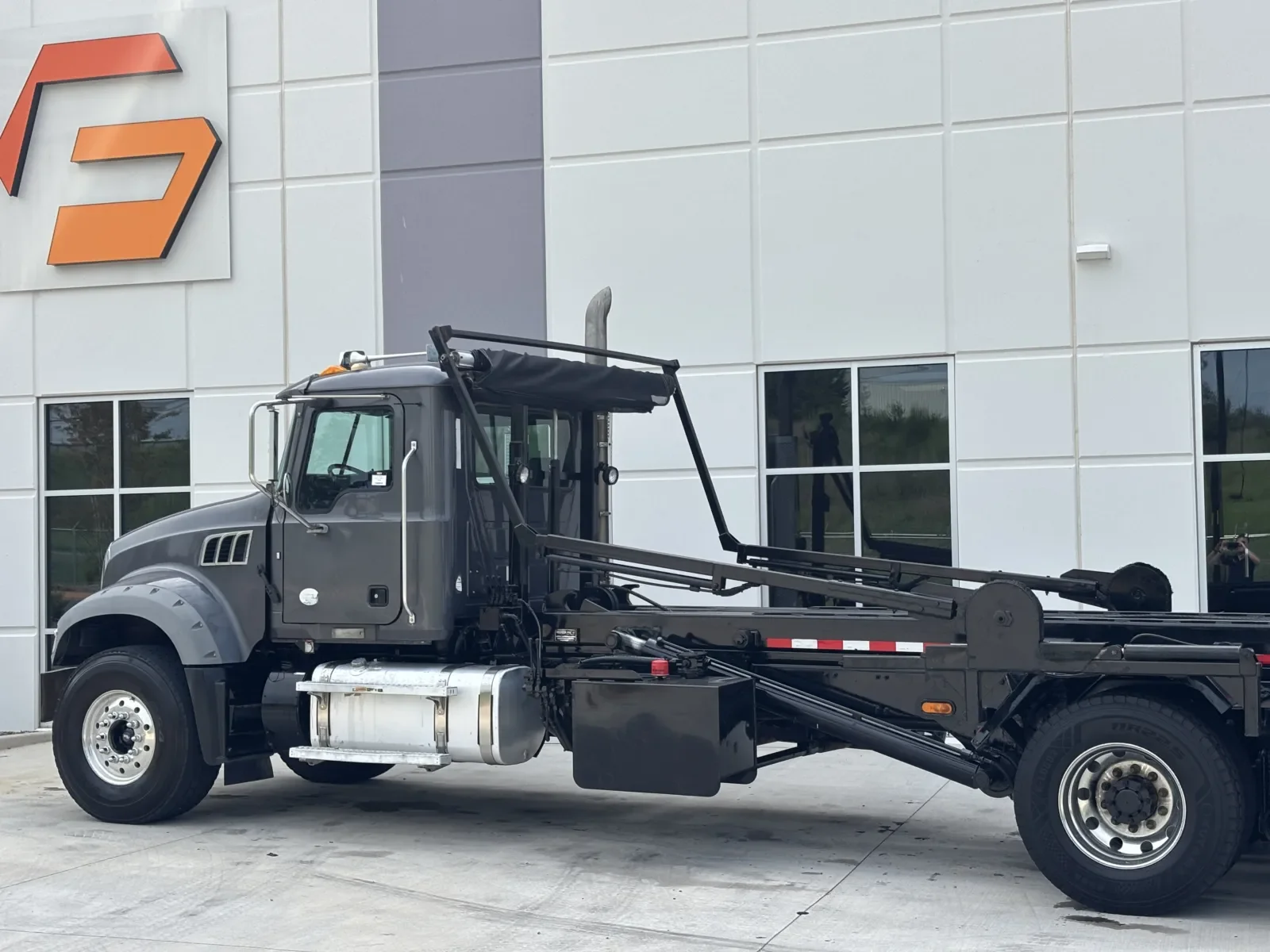 2017 Mack Granite in Greer, SC — photo 8