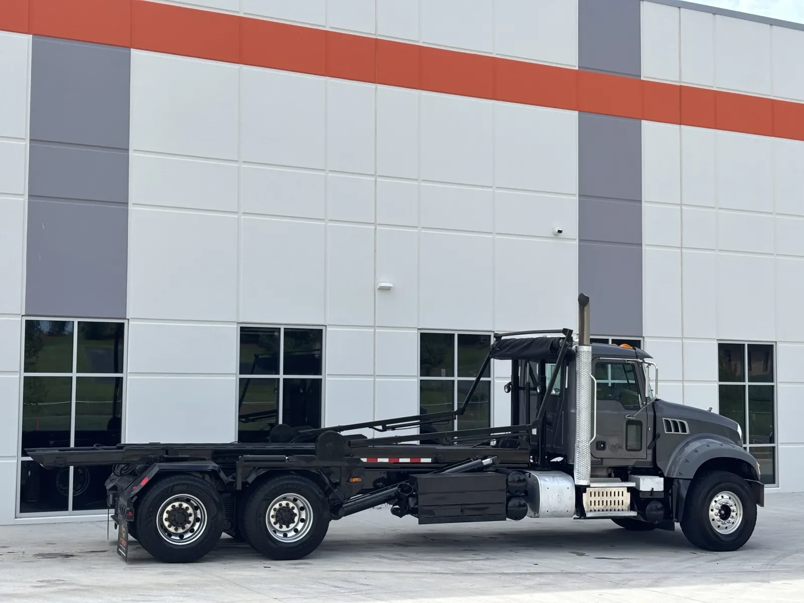 2017 Mack Granite in Greer, SC — photo 5