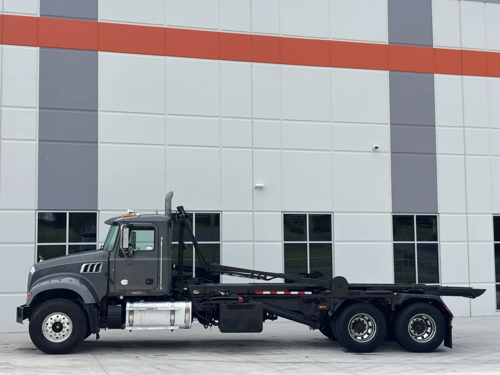 2017 Mack Granite in Greer, SC — photo 4