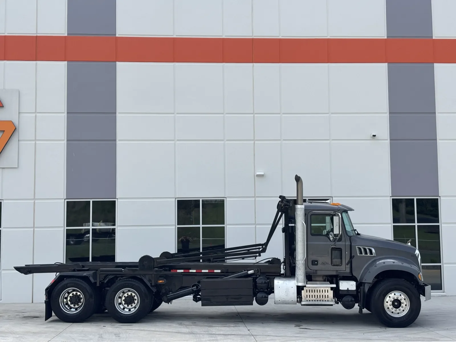 2017 Mack Granite in Greer, SC — photo 3