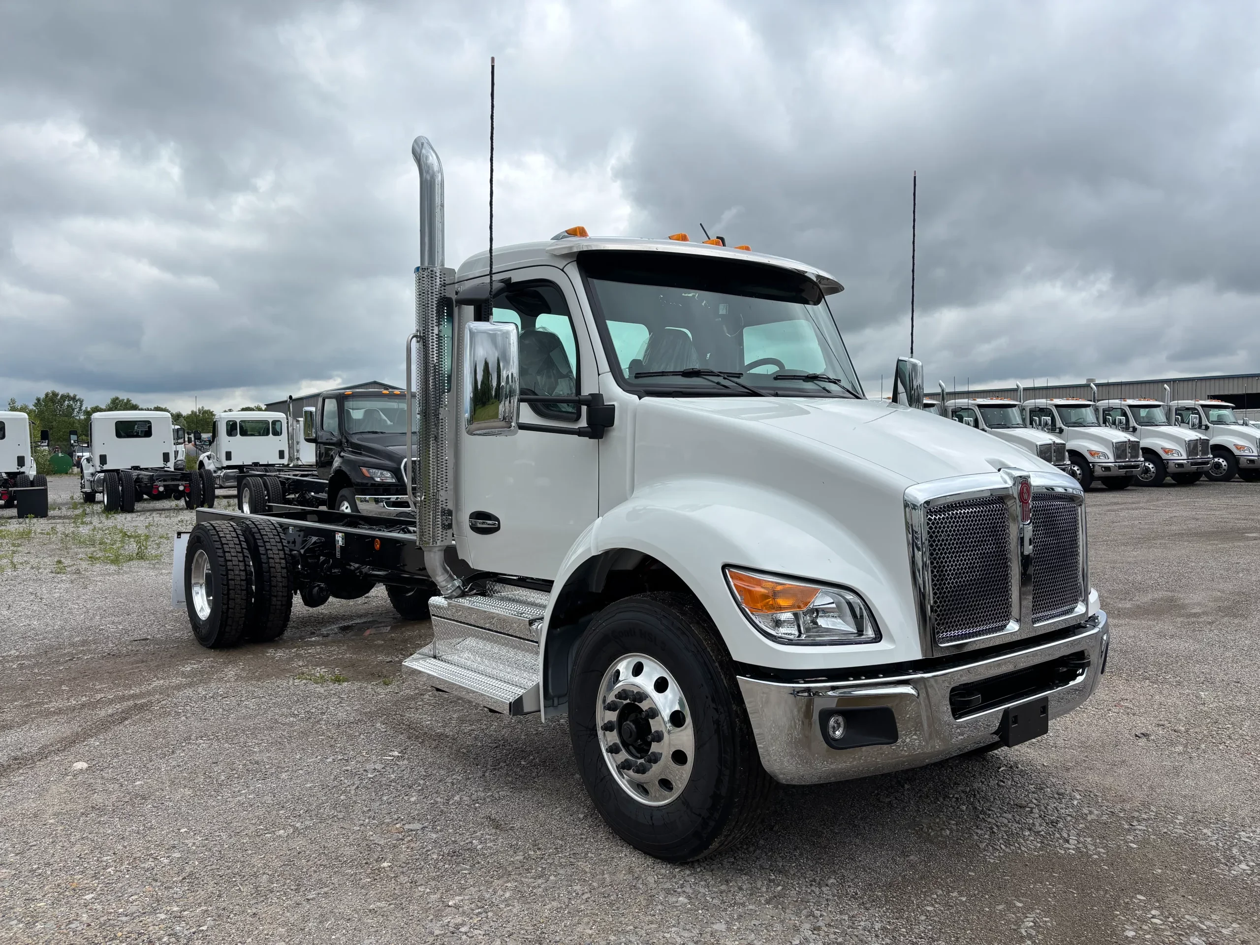 2027 Kenworth T280