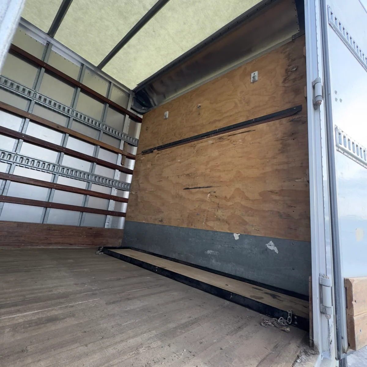 2020 Freightliner M2 106 - image 10