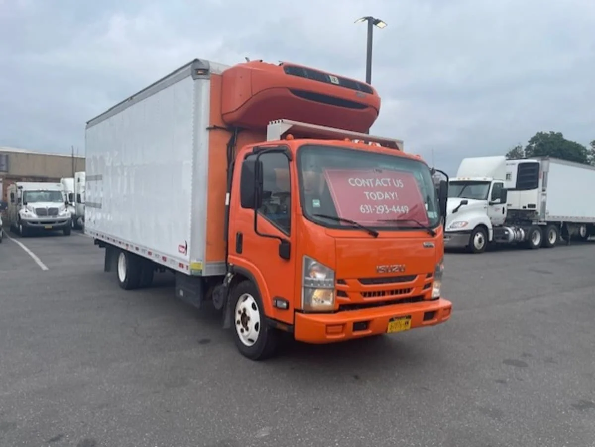 2019 Isuzu NQR in Farmingdale, NY — photo 3