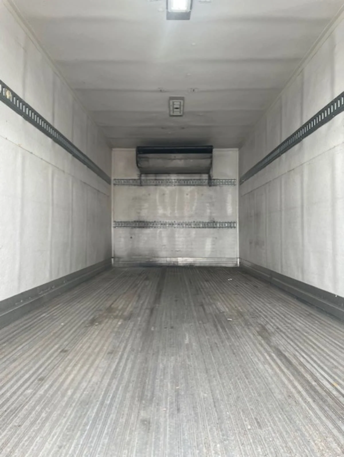 2019 Isuzu NQR in Farmingdale, NY — photo 9