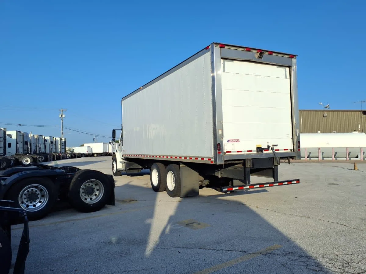2020 Freightliner M2 106 in Fort Worth, TX — photo 6