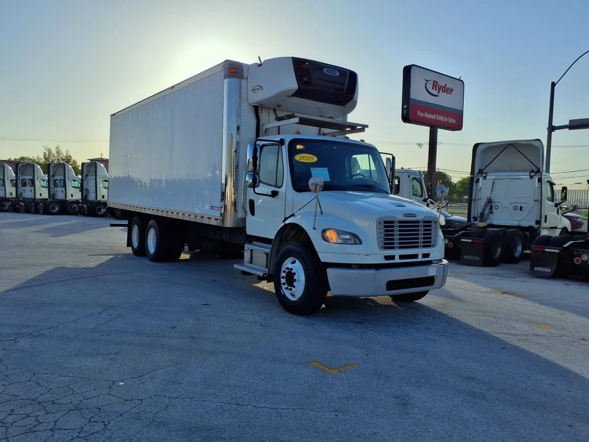 2020 Freightliner M2 106 in Fort Worth, TX — photo 3