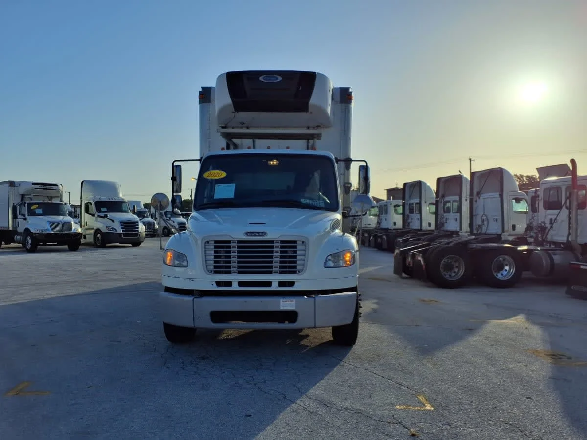 2020 Freightliner M2 106 in Fort Worth, TX — photo 2