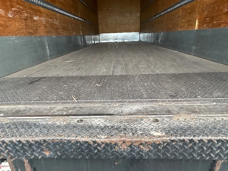 2016 Freightliner M2 106 in West Sacramento, CA — photo 10