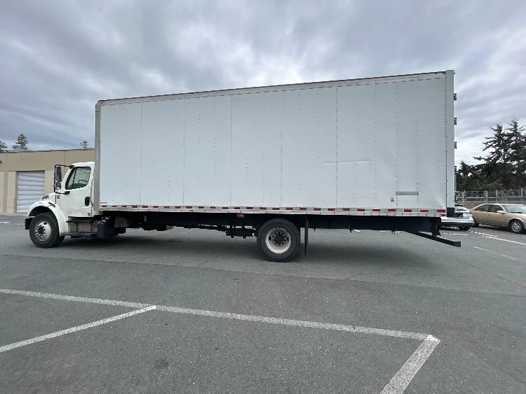 2016 Freightliner M2 106 in West Sacramento, CA — photo 4