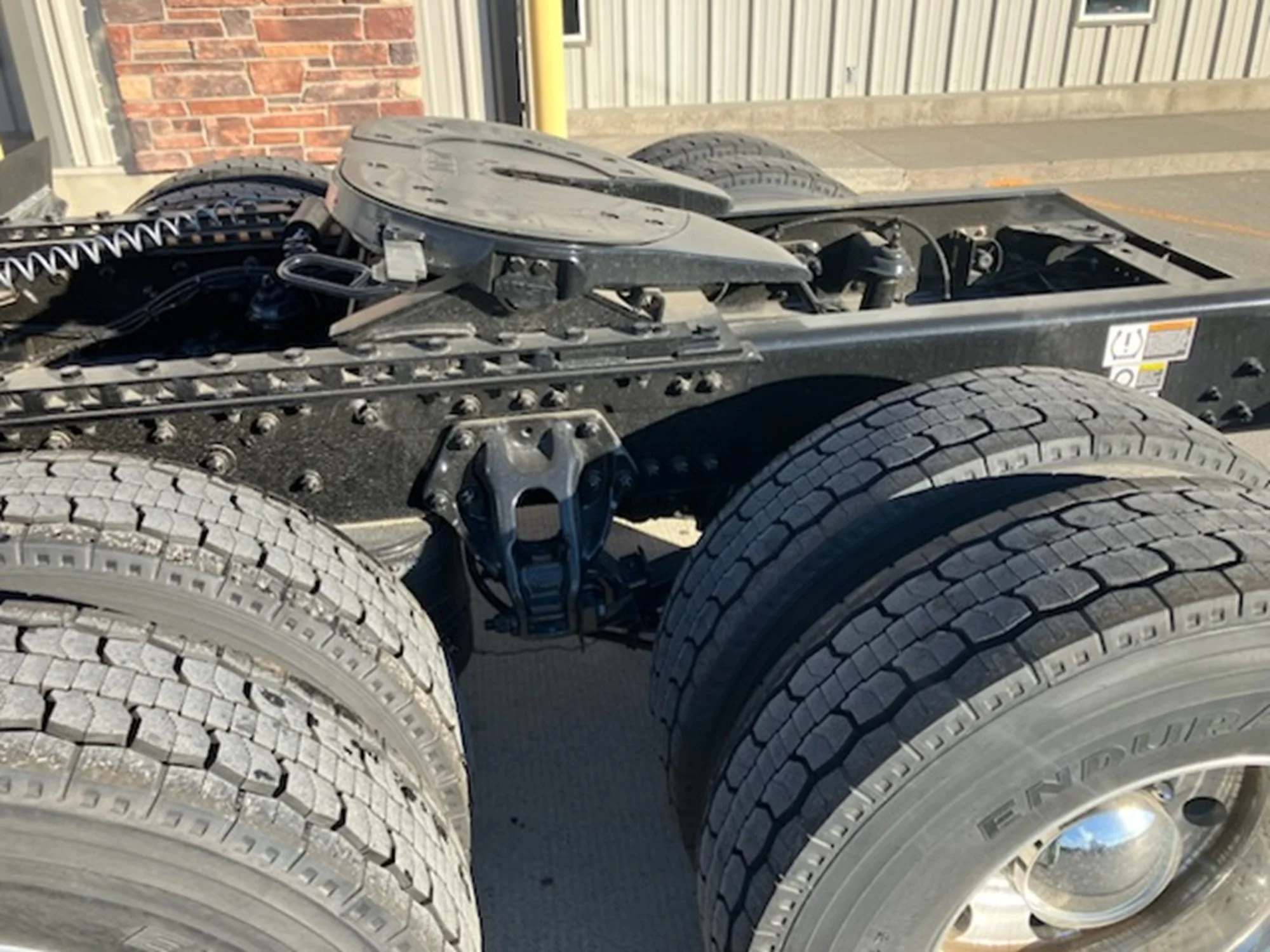 2026 Kenworth T880 - image 3