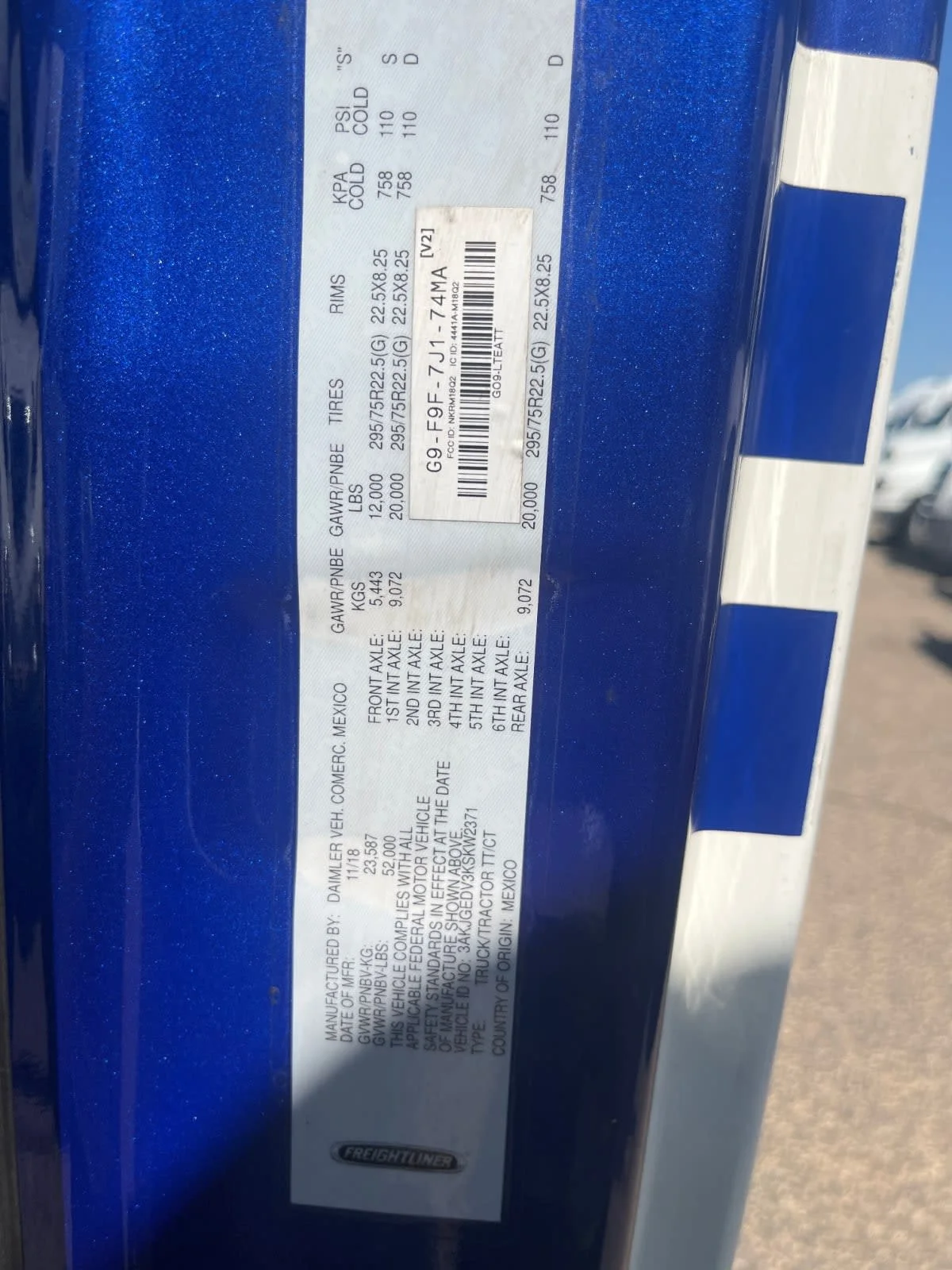 2019 Freightliner Cascadia in Minneapolis, MN — photo 9