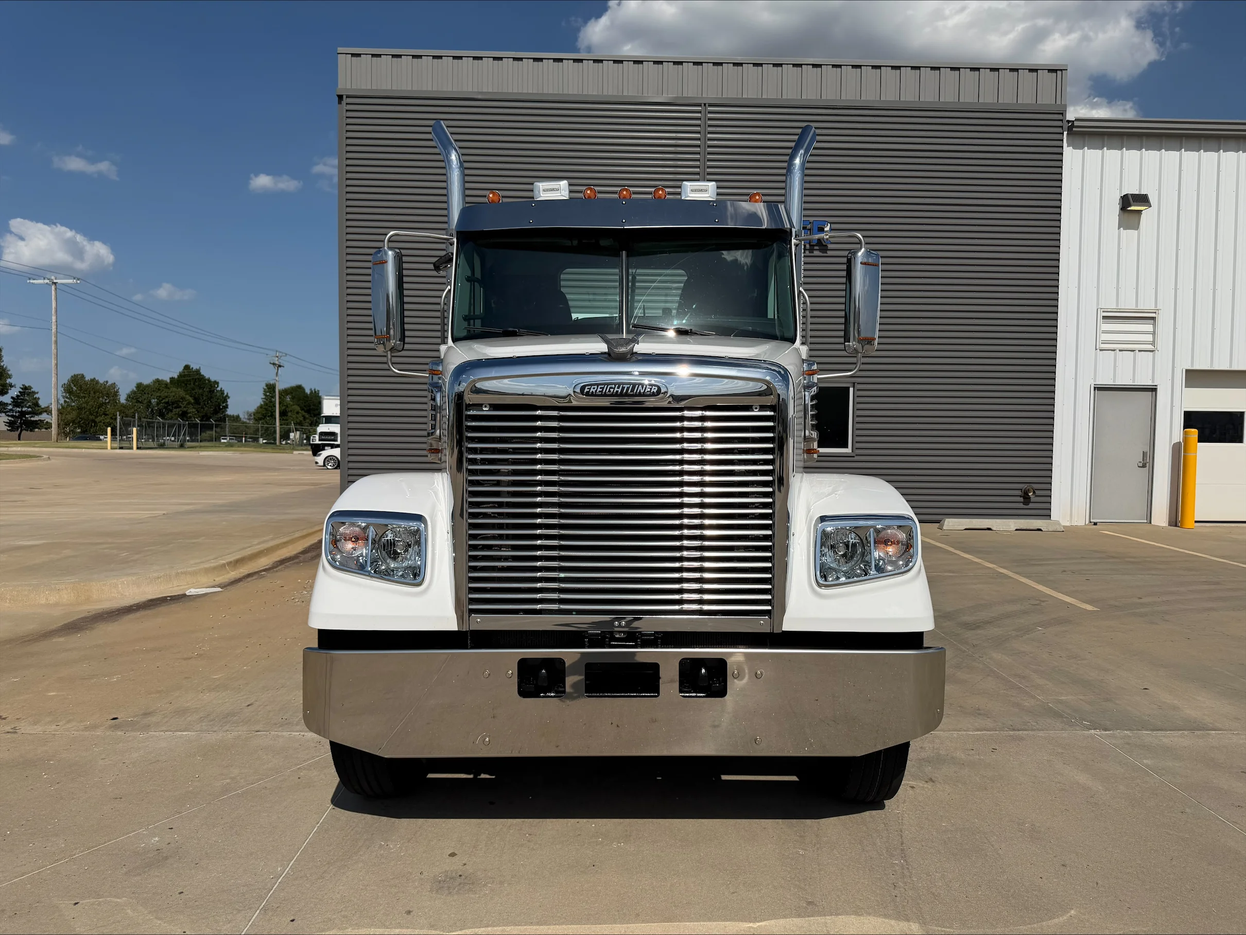 2019 Freightliner 122SD in Oklahoma City, OK — photo 2