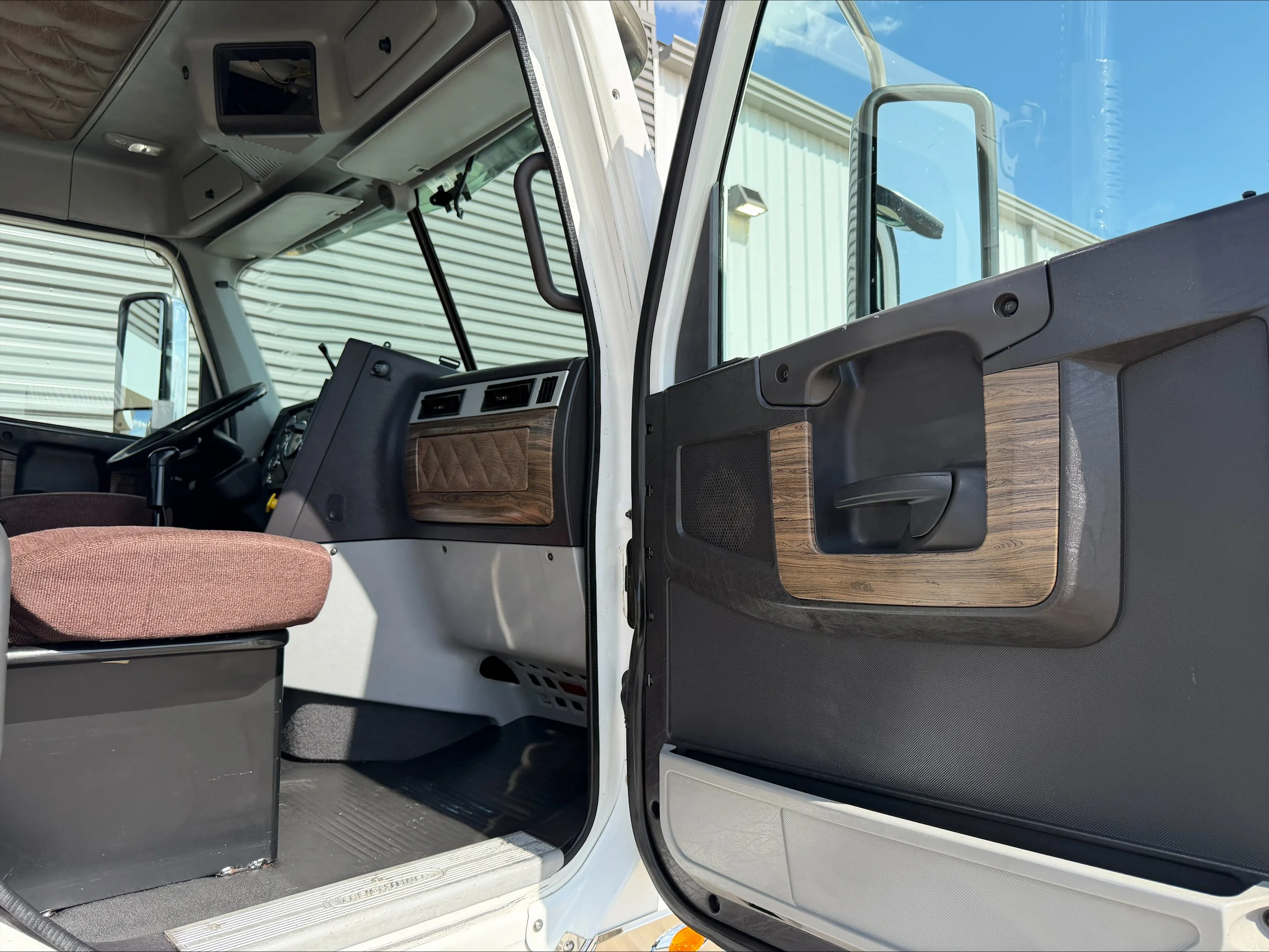 2019 Freightliner 122SD in Oklahoma City, OK — photo 14