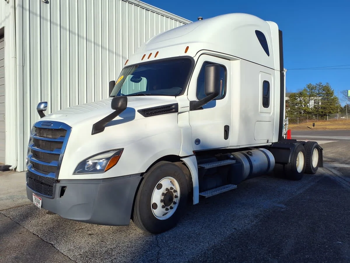 2020 Freightliner Cascadia in Knoxville, TN