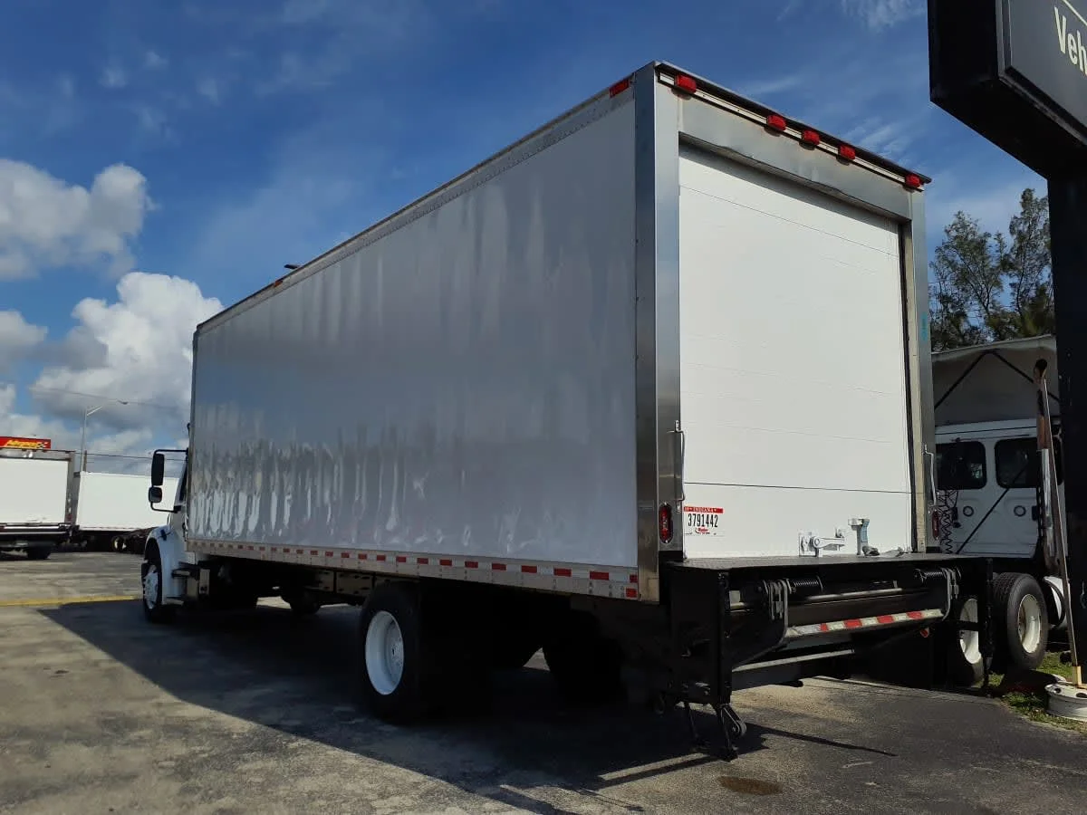 2019 Freightliner M2 106 in Miami, FL — photo 6