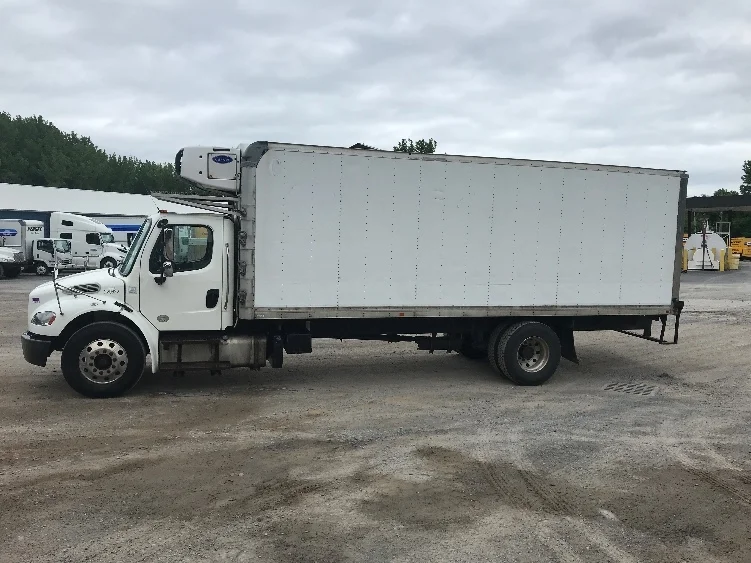 2019 Freightliner M2 106 - image 4